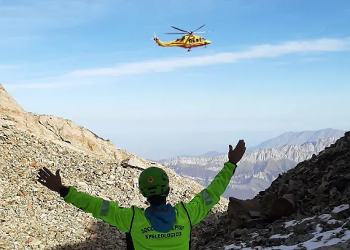 Escursionista si perde a Nemi nel bosco di Diana, salvato dal nucleo Saf dei Vigili del Fuoco