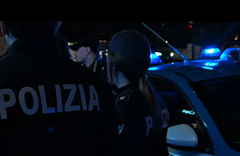 Tenta di uccidere la sua ex a coltellate e scappa: uomo arrestato per tentato femminicidio