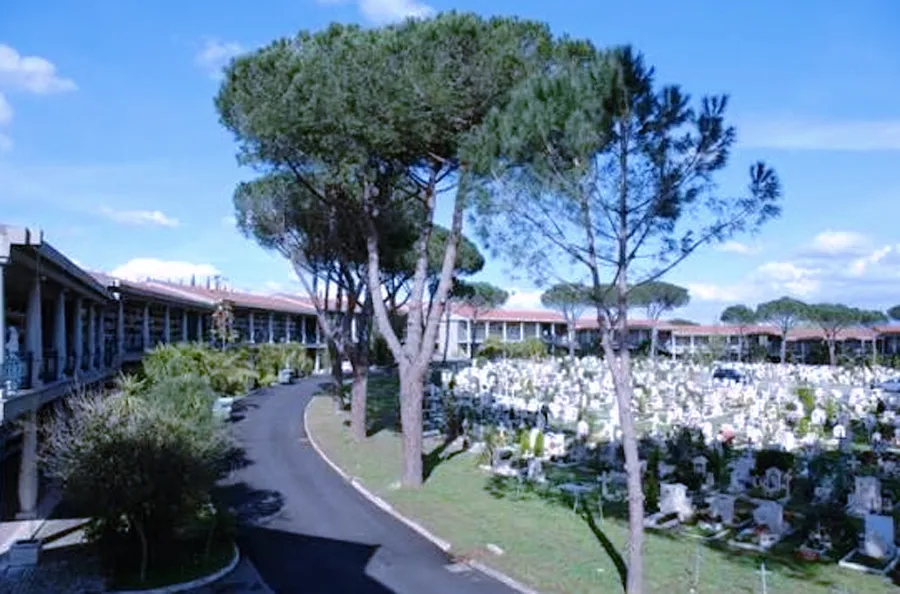 Dipendenti AMA licenziati: accusati di irregolarità sull'estumulazione delle salme in due cimiteri