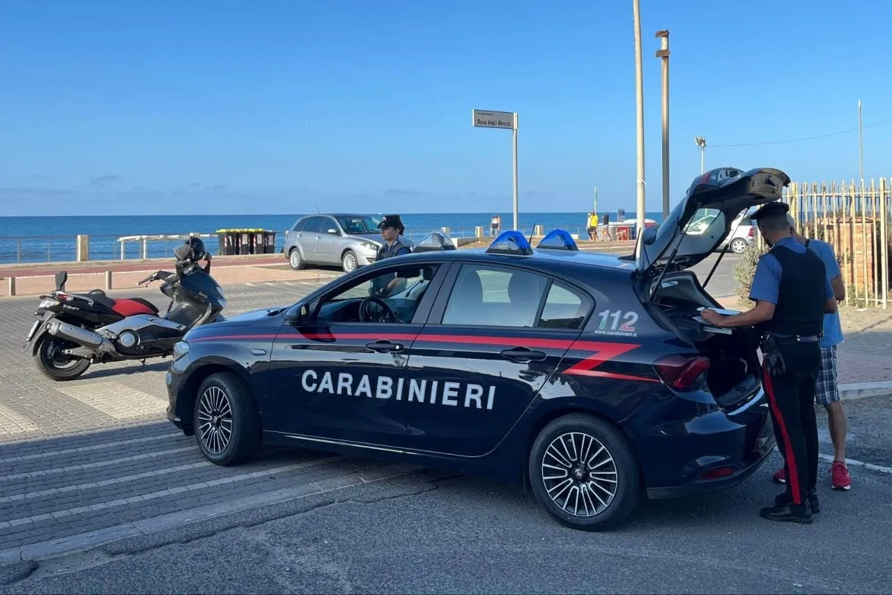 Controlli dei Carabinieri a Ostia: arresti, denunce e multe per migliaia di euro