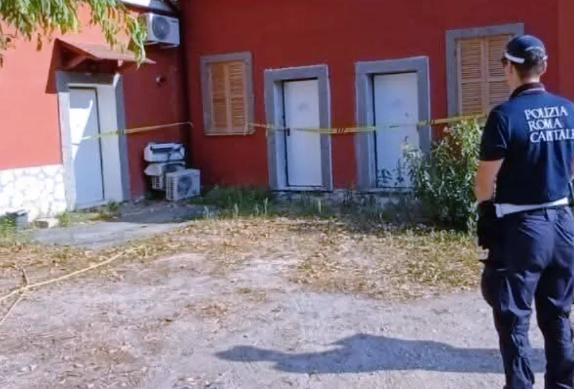 Abusi edilizi e affitti in nero: scatta il sequestro di un intero residence ricavato da un stalla
