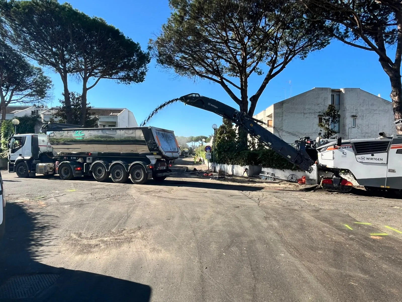 Ricomincia il “Piano Asfalti 2026”: lavori in corso in via Todi e via Sterpeto a Cerenova - TRC Giornale