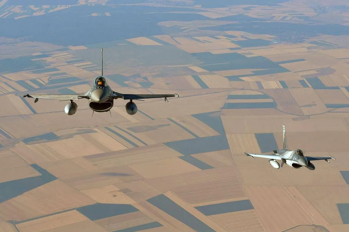 Caccia Nato abbattono drone in Lituania. Trump: "Stop raid su raffinerie, sì di Ucraina e Russia"
