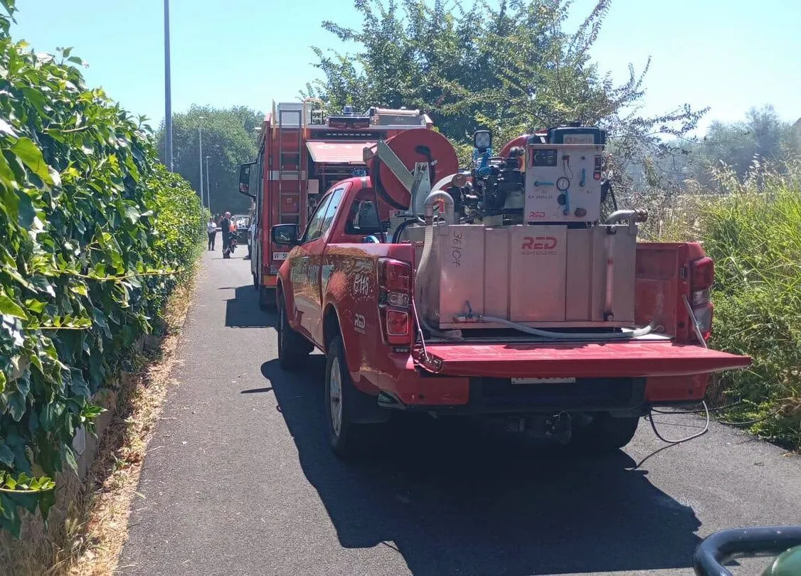 L'ombra del dolo dietro la striscia di incendi a Monterotondo: quattro roghi in pochi giorni