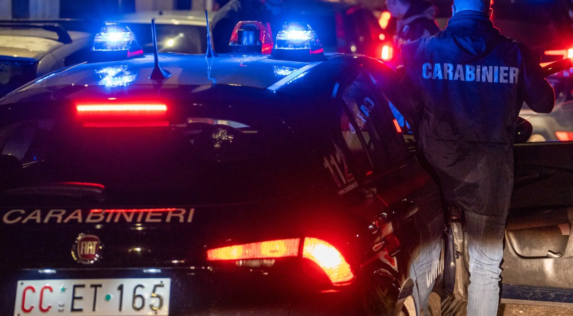 Forte boato nella notte a Ostia: «Sembrava una bomba». Ma è giallo, nessun danno ritrovato